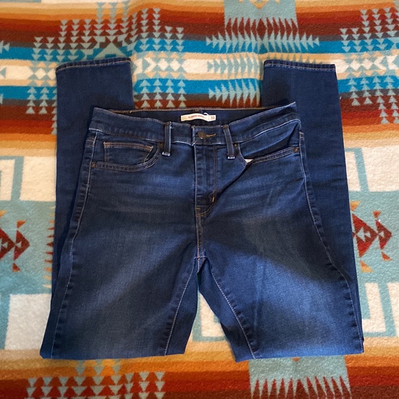 Levi’s High-rise Slimming Skinny Dark Wash Jean size 30 - Picture 3 of 6